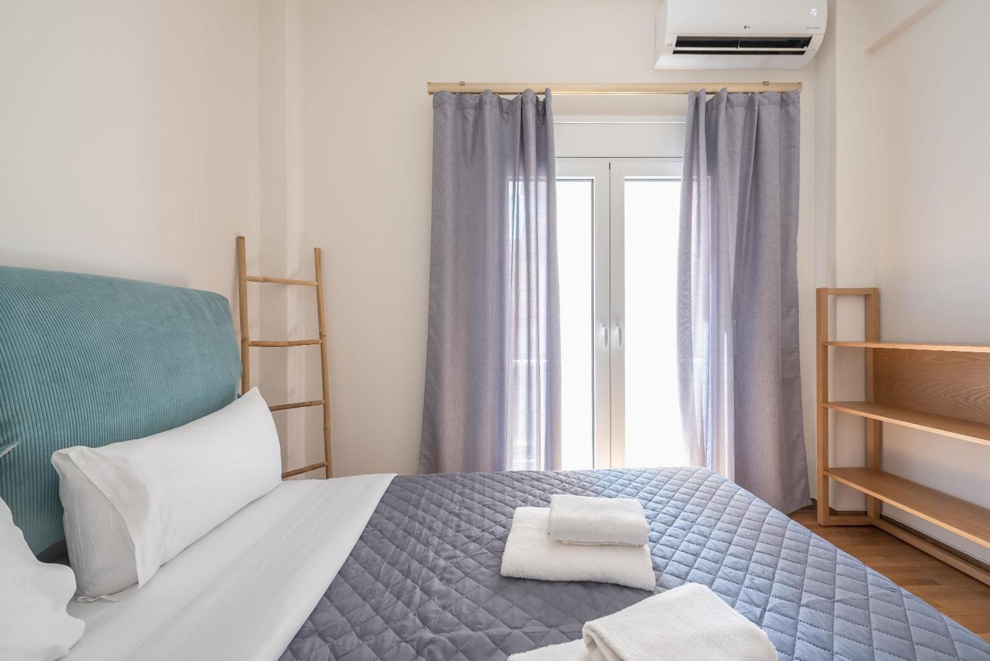 Stylish 2 Bd Urban Retreat Near Panormou Metro Apartment Athena Bagian luar foto