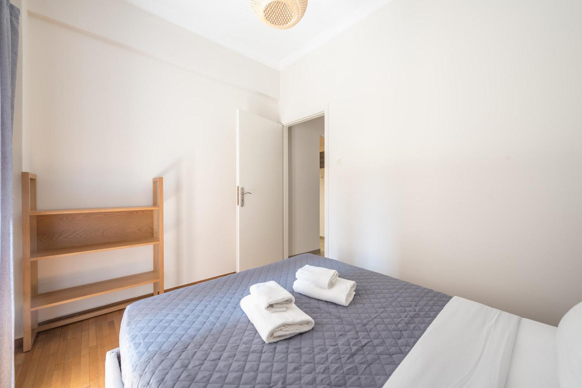 Stylish 2 Bd Urban Retreat Near Panormou Metro Apartment Athena Bagian luar foto
