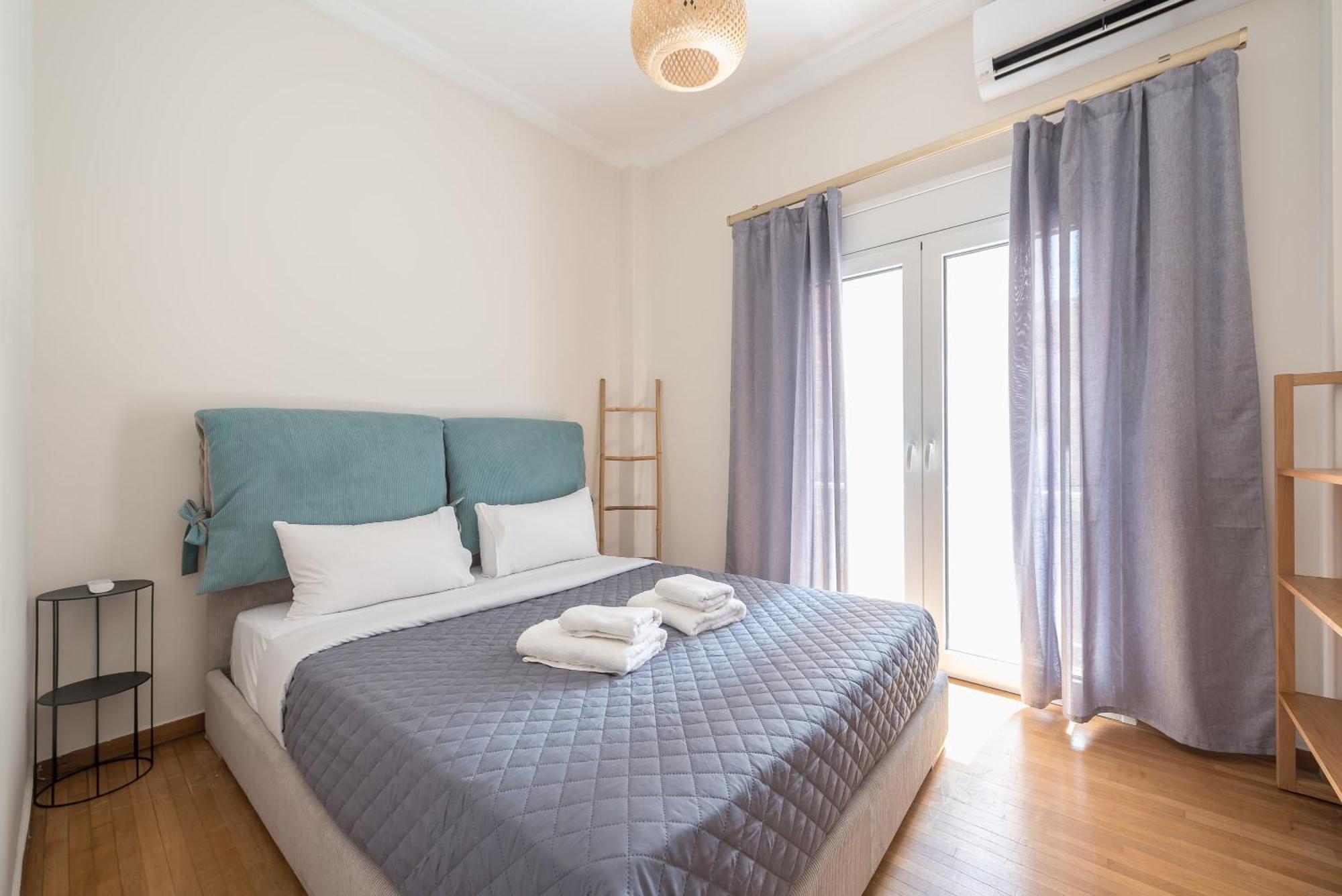 Stylish 2 Bd Urban Retreat Near Panormou Metro Apartment Athena Bagian luar foto