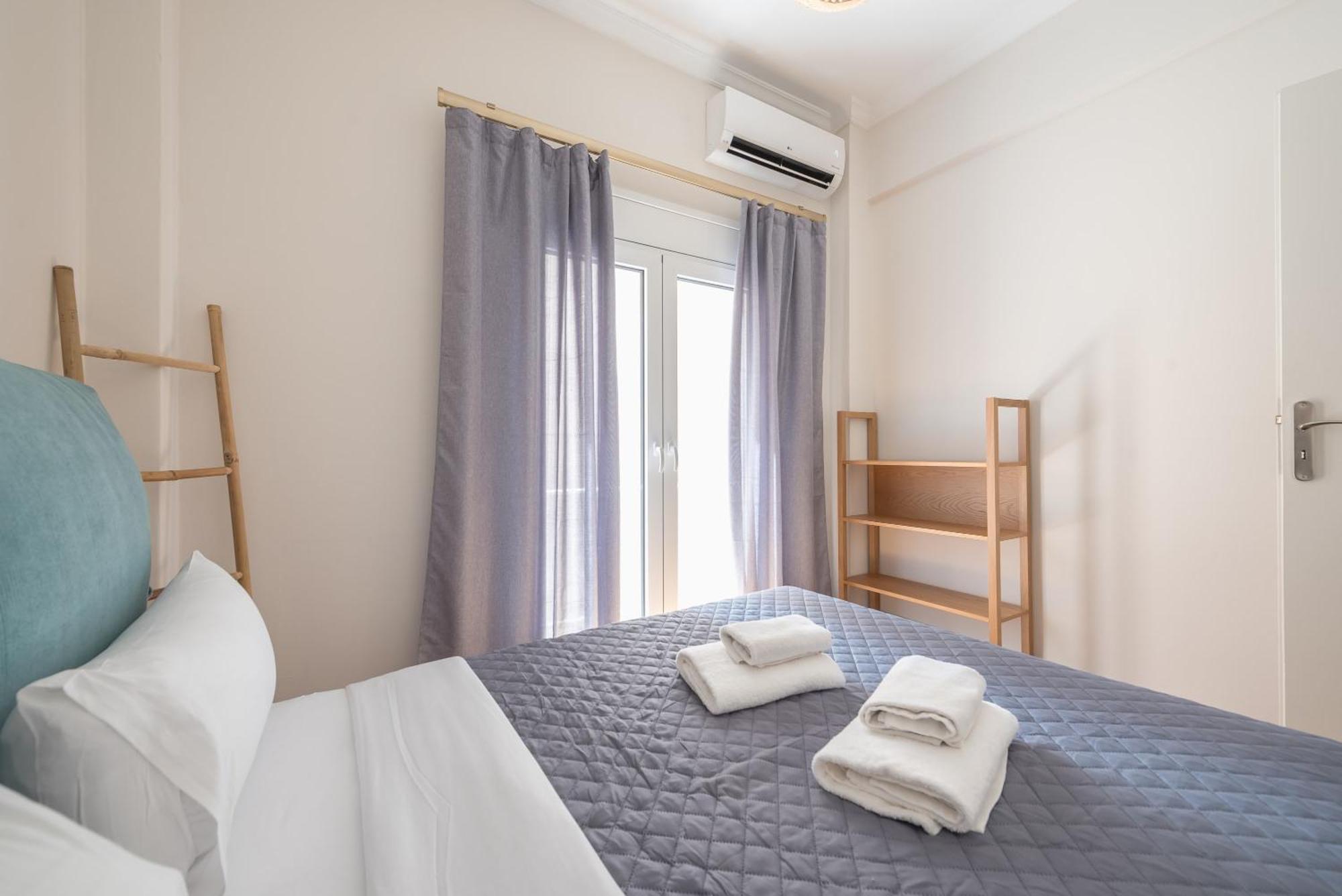 Stylish 2 Bd Urban Retreat Near Panormou Metro Apartment Athena Bagian luar foto