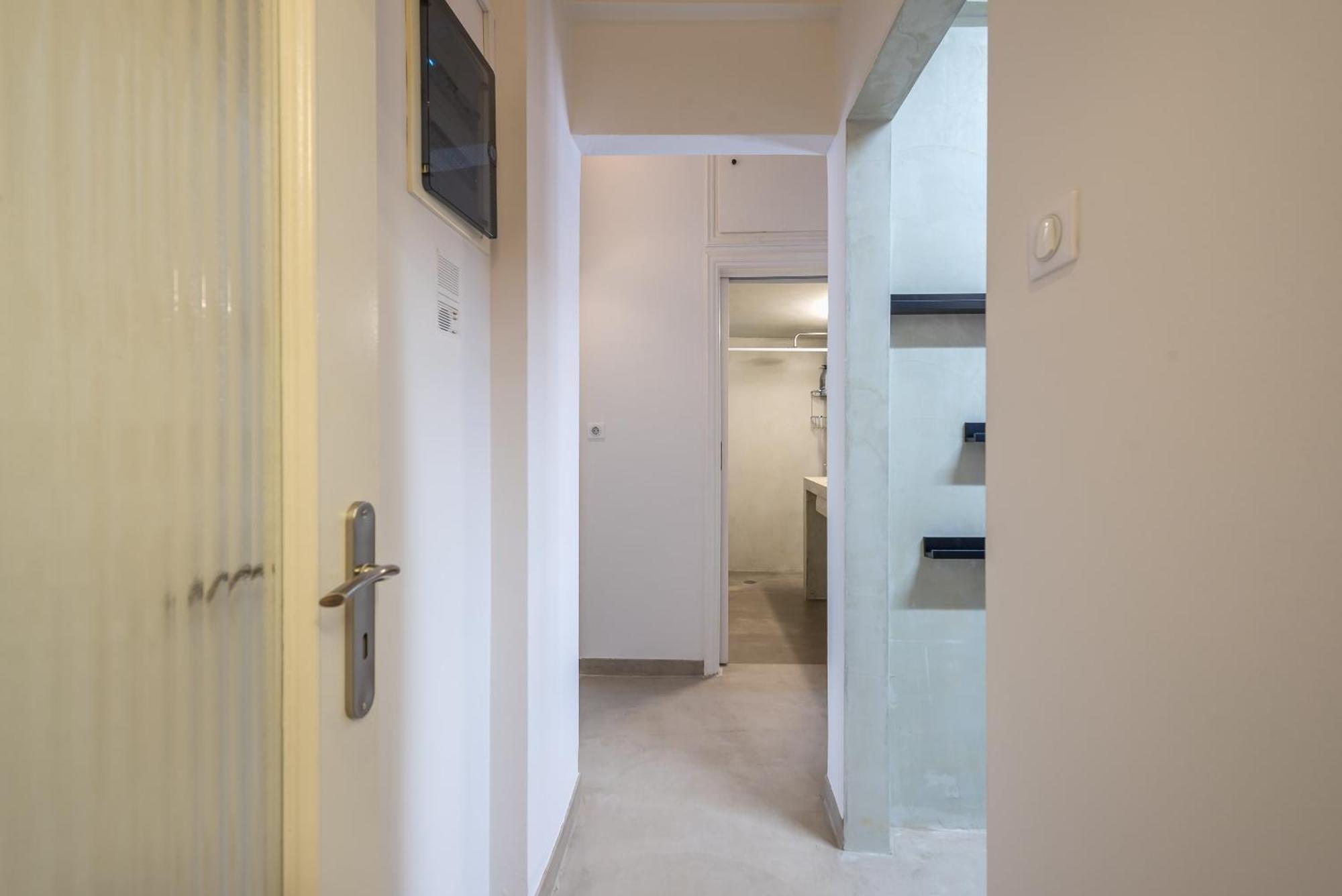 Stylish 2 Bd Urban Retreat Near Panormou Metro Apartment Athena Bagian luar foto