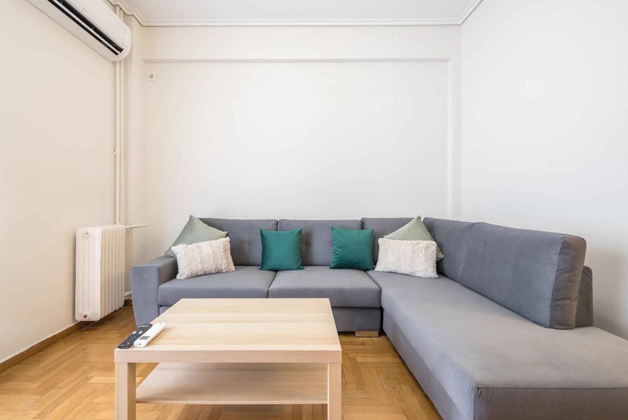 Stylish 2 Bd Urban Retreat Near Panormou Metro Apartment Athena Bagian luar foto