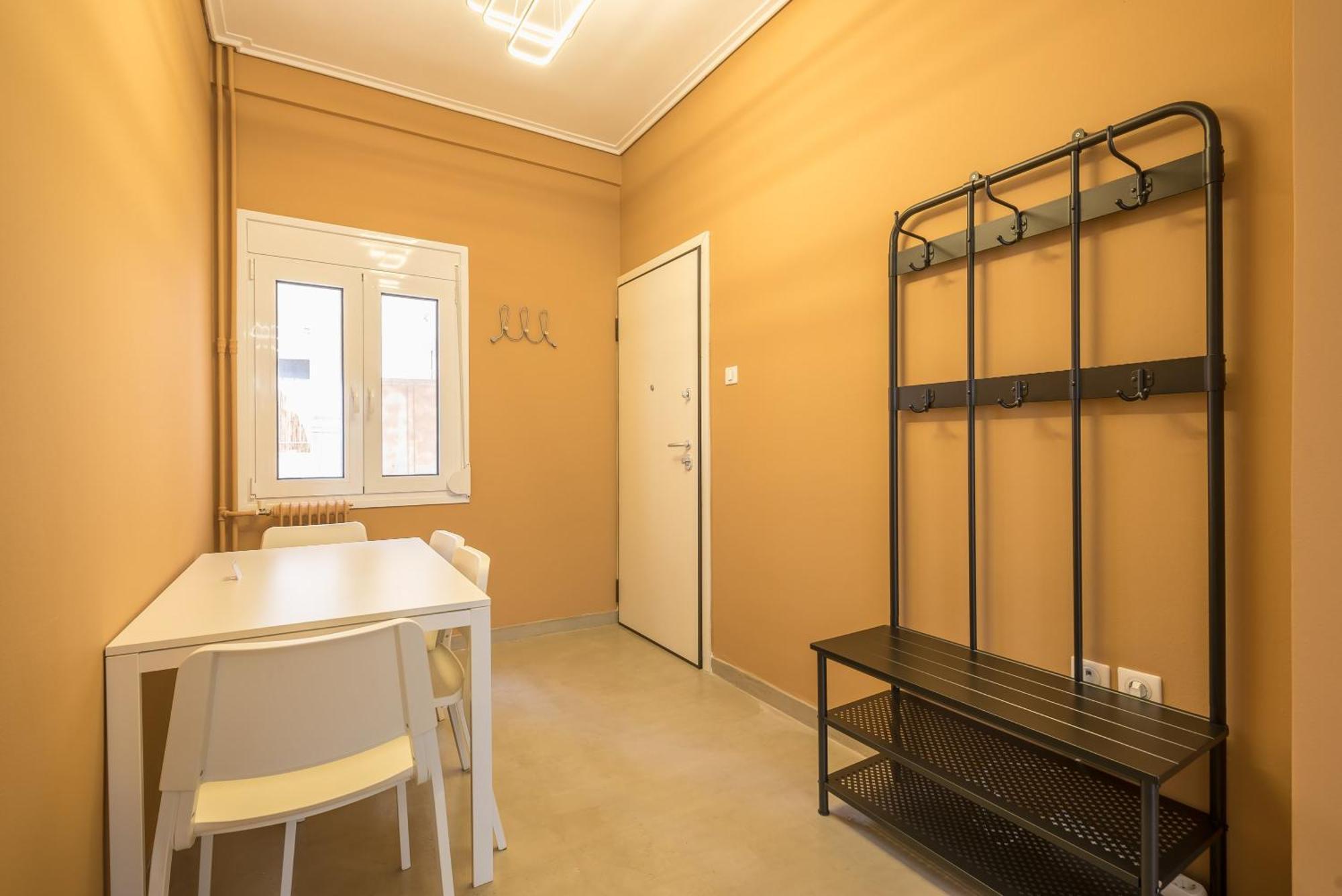 Stylish 2 Bd Urban Retreat Near Panormou Metro Apartment Athena Bagian luar foto