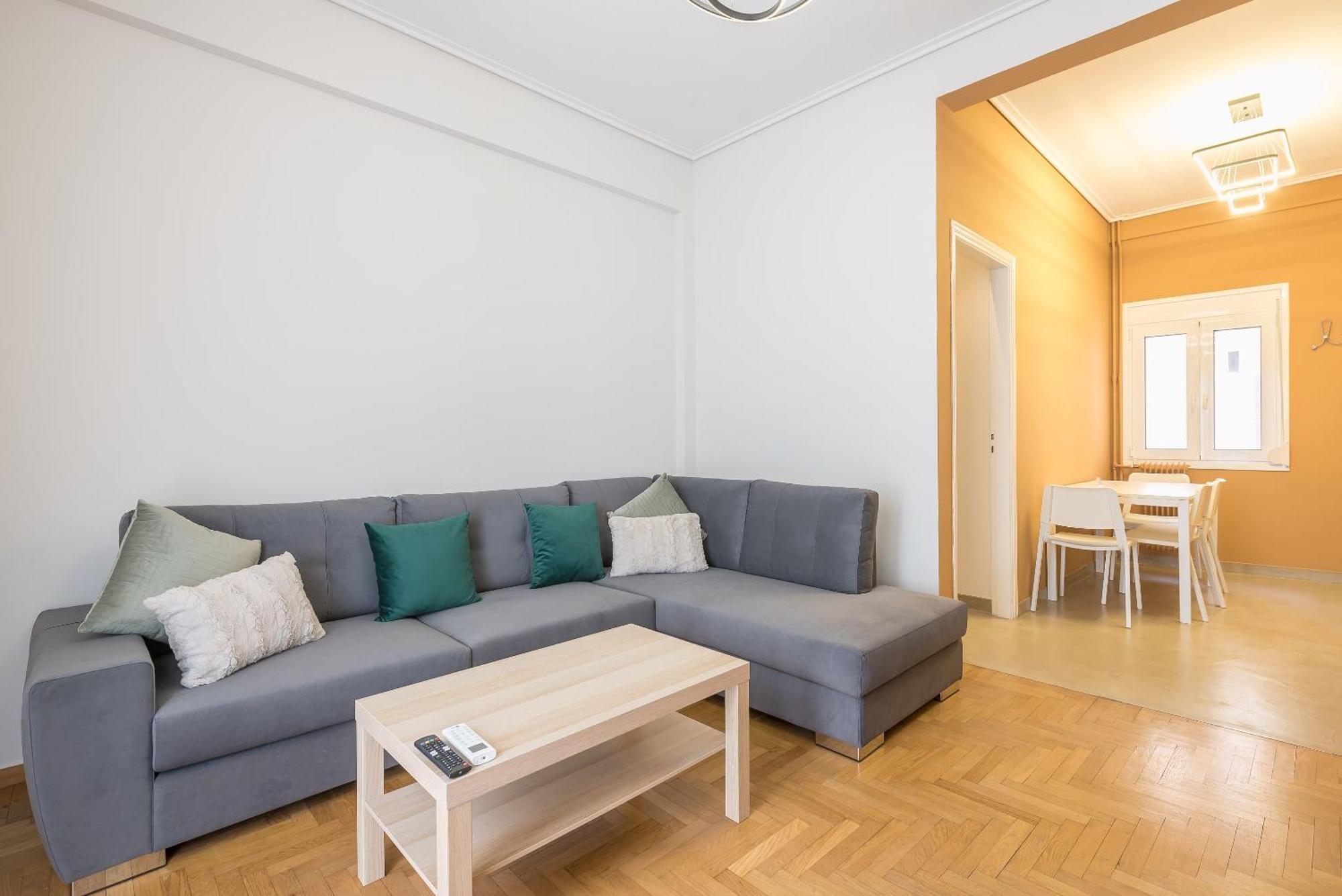Stylish 2 Bd Urban Retreat Near Panormou Metro Apartment Athena Bagian luar foto