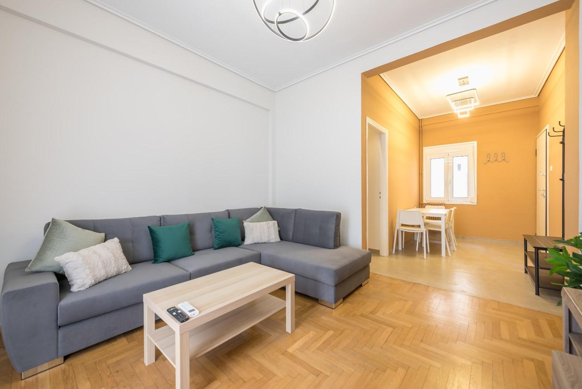 Stylish 2 Bd Urban Retreat Near Panormou Metro Apartment Athena Bagian luar foto